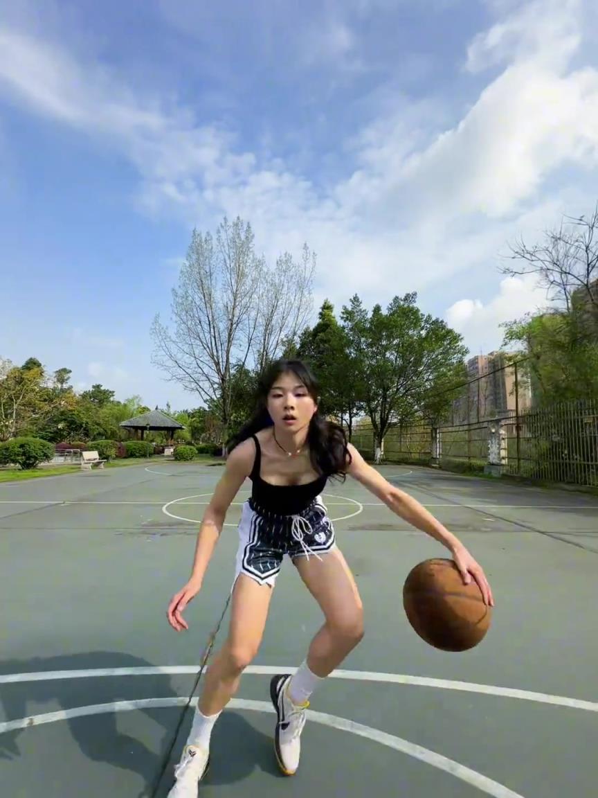 看著有點(diǎn)實(shí)力，敢背打我不？